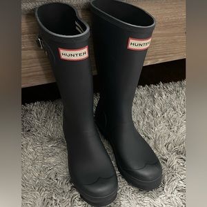 Mint condition Original Big Kids Hunter Rain boots in Navy size 4(Girls)/3(Boys)